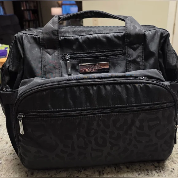 Ju-Ju-Be Black Leopard Baby Bag - Picture 1 of 6